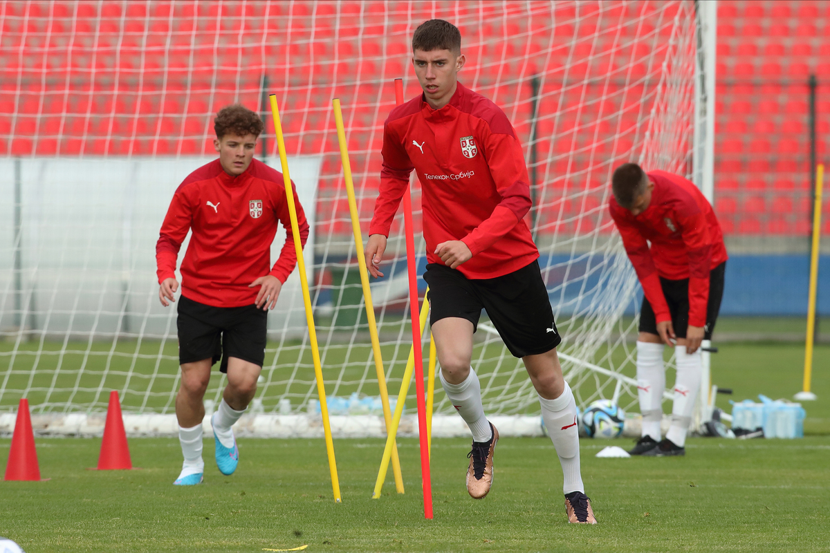 ANDREJ POPOVIC fudbaler U17 reprezentacije Srbije na treningu u sportskom centru FSS, Stara Pazova 12.05.2023. godine Foto: Marko Metlas Fudbal, Srbija U17, Trening