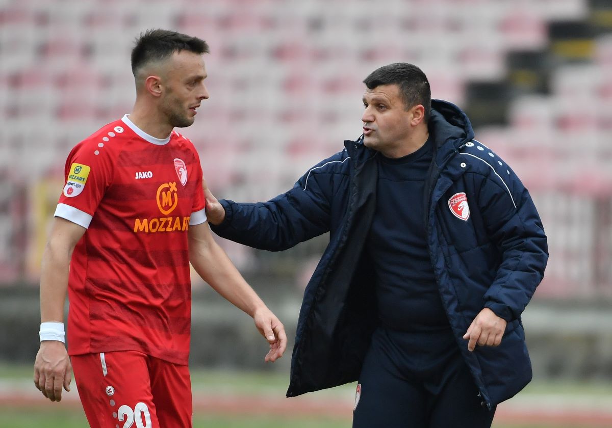 LJUBISA PECELJ fudbaler i FEDJA DUDIC trener fudbalera Radnickog1923 na utakmici Superlige Prvenstva Srbije protiv TSC-a na stadionu Cika Daca, Kragujevac 09.12.2023. godine Foto: MI / MN PRESS FUDBAL, MOZZART SUPERLIGA SRBIJE, PRVENSTVO SRBIJE, RADNICKI 1923 KRAGUJEVAC, TSC