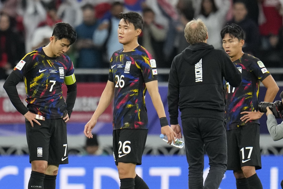 South Korea players are dejected after the Asian Cup semifinal soccer match between South Korea and Jordan at Ahmad Bin Ali Stadium in Al Rayyan, Qatar, Tuesday, Feb. 6, 2024. Jordan won 2-0. (AP Photo/Aijaz Rahi)