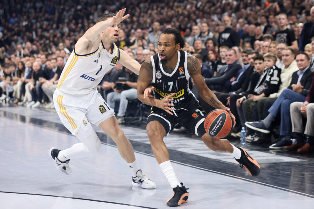 kosarkas Partizana na utakmici Evrolige protiv Real Madrida u hali Stark Beogradska arena, Beograd 21.03.2024. godine Foto: Marko Metlas Kosarka, Partizan, Evroliga, Real Madrid