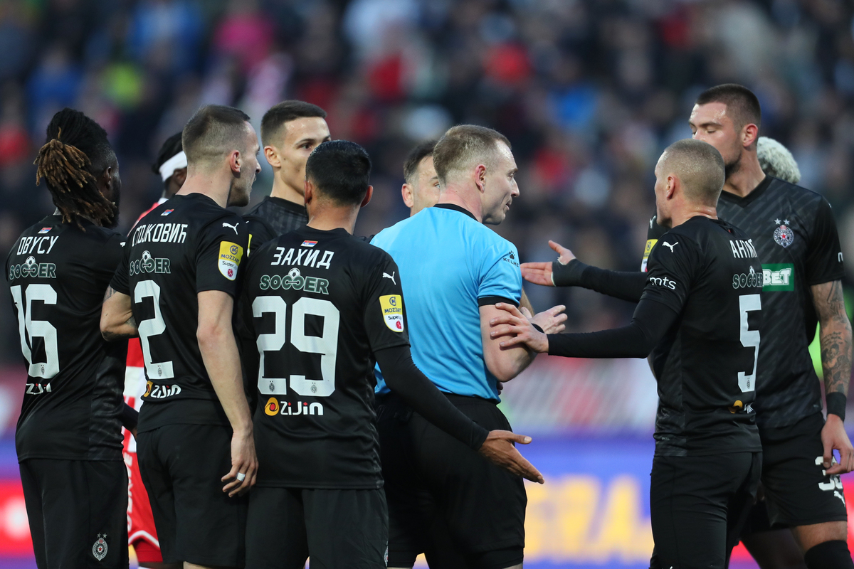fudbaleri Partizana na utakmici Mocart Superlige protiv Crvene zvezde, na stadionu Rajko Mitic, Beograd, 09.03.2024. foto: Marko Metlas Fudbal, 172. derbi, Partizan, Crvena zvezda, derbi, Superliga