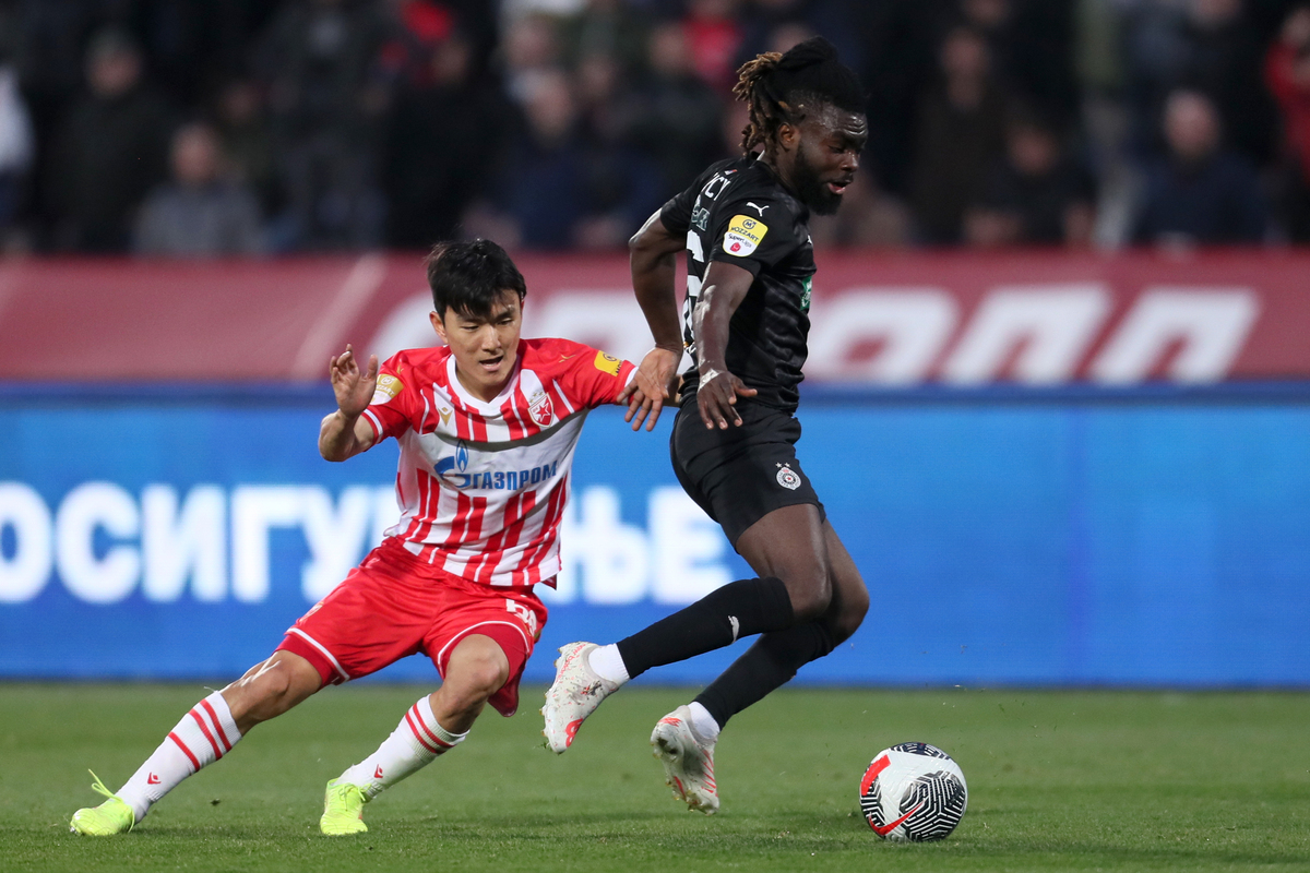 fudbaler Partizana na utakmici Mocart Superlige protiv Crvene zvezde, na stadionu Rajko Mitic, Beograd, 09.03.2024. foto: Marko Metlas Fudbal, 172. derbi, Partizan, Crvena zvezda, derbi, Superliga