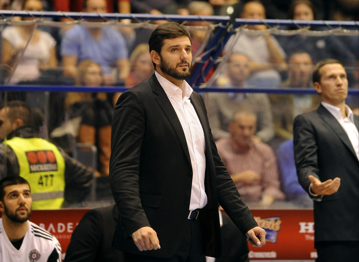 PETAR BOZIC, bivši trener kosarkasa Partizana, na utakmici protiv Crvene zvezde.