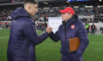 DRAGAN STOJKOVIC PIKSI, trener fudbalera Srbije, i LUKA ILIC, na prijateljskoj utakmici protiv USA, na stadionu BMO Los Andjeles, 25.01.2023. foto: MN press / nn Fudbal, Srbija, SAD, Los Angeles