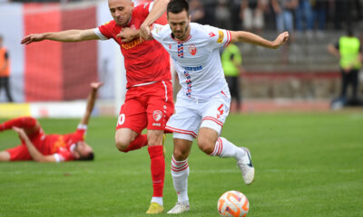MIRKO IVANIC fudbaler Crvene Zvezde na utakmici Superlige Prvenstva Srbije protiv STEFAN COLOVIC iz Radnickog 1923 na stadionu Cika Daca, Kragujevac 08.10.2023. godine Foto: MI / MN PRESS FUDBAL, MOZZART SUPERLIGA SRBIJE, PRVENSTVO SRBIJE, RADNICKI 1923 KRAGUJEVAC, CRVENA ZVEZDA