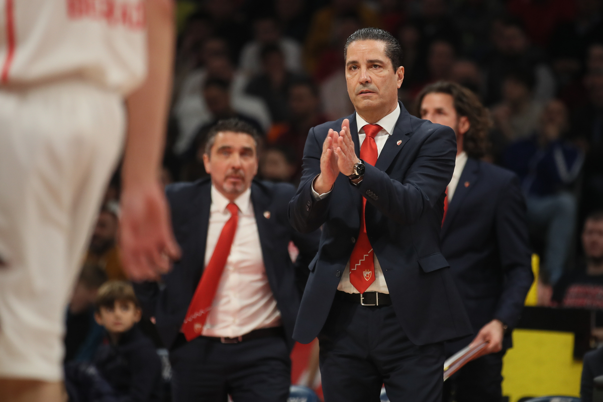 trener Crvene Zvezde na utakmici Evrolige protiv Panatinaikosa u hali Beogradska Stark Arena, Beograd 20.03.2024. godine Foto: Ivica Veselinov / MN PRESS KOSARKA, BASKETBALL, EVROLIGA, EUROLEAGUE, CRVENA ZVEZDA, PANATINAIKOS, PANATHINAIKOS