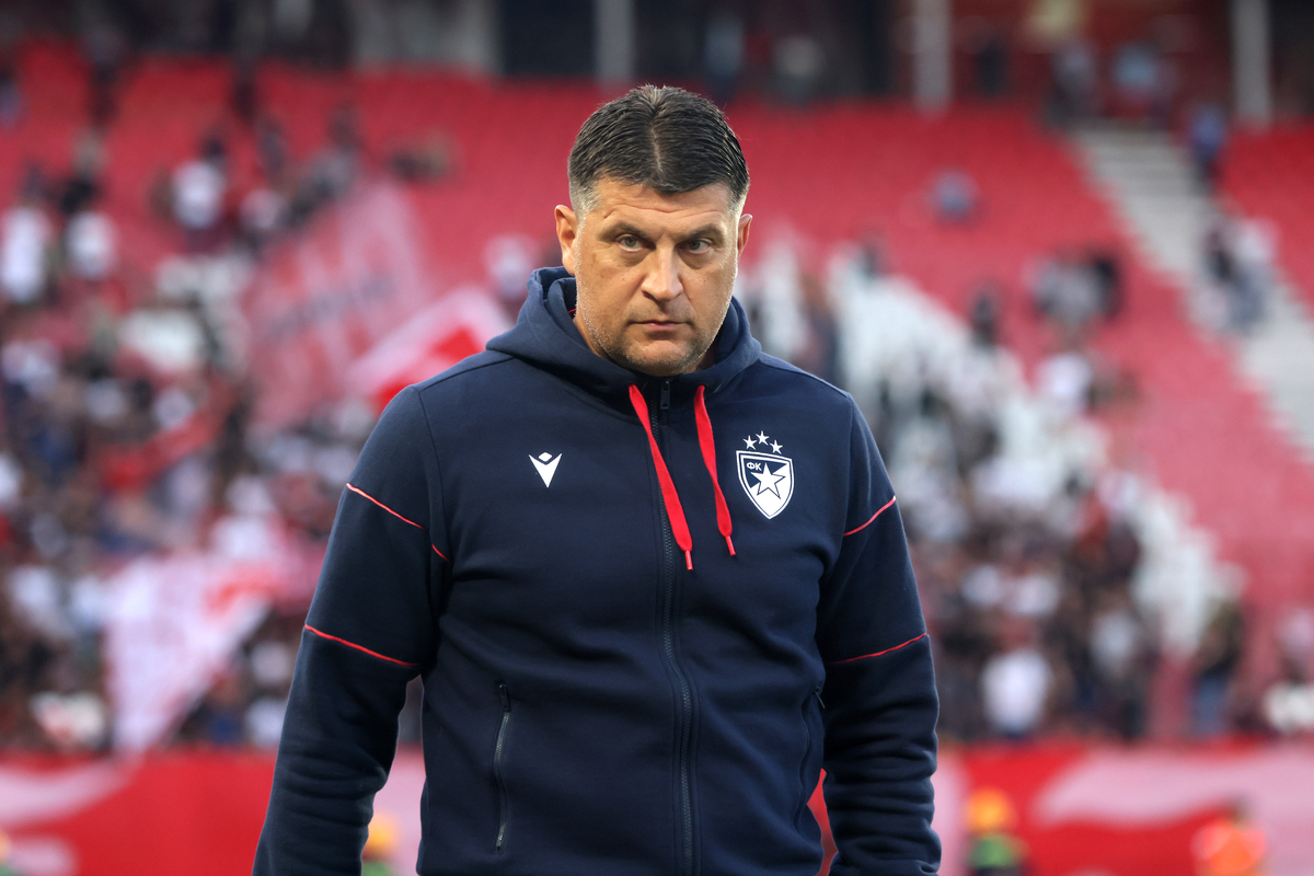 trener Crvene zvezde na utakmici Kupa Srbije protiv Vrsca na stadionu Rajko Mitic Beograd 10.04.2024. godine Foto: Marko Metlas Fudbal, Crvena zvezda, Kup Srbije, Vrsac, OFK Vrsac