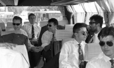 Polazak kosarkasa YUG Jugoslavije na Evropsko prvenstvo u Rim, iz hotela Slavija Lux. DINO RADJA, ZORAN JOVANOVIC, ALEKSANDAR DJORDJEVIC, TONI KUKOC, VLADE DIVAC, PREDRAG DANILOVIC, u autobusu. Beograd, 22.06.1991. Foto: Nebojsa Parausic Kosarka, Jugoslavija