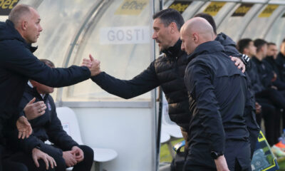 ALBERT NADJ pomocni trener i IGOR DULJAJ trener fudbalera Partizana na utakmici prvenstva Srbije i DUSAN KERKEZ trener Cukarickog na stadionu Cukarickog, Beograd 11.04.2023. godine Foto: Marko Metlas Fudbal, Cukaricki, Prvenstvo Srbije, Partizan