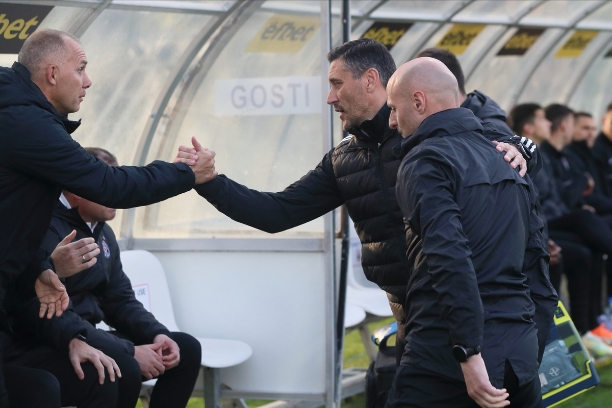 ALBERT NADJ pomocni trener i IGOR DULJAJ trener fudbalera Partizana na utakmici prvenstva Srbije i DUSAN KERKEZ trener Cukarickog na stadionu Cukarickog, Beograd 11.04.2023. godine Foto: Marko Metlas Fudbal, Cukaricki, Prvenstvo Srbije, Partizan