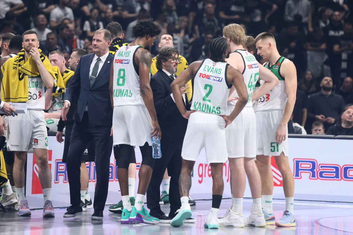 ANDREA TRINCHIERI Andrea Trinkieri bivsi trener kosarkasa Partizana na utakmici Evrolige protiv Zalgirisa Kaunas u hali Stark Beogradska arena, Beograd 26.01.2024. godine Foto: Marko Metlas Kosarka, Partizan, Evroliga, Zalgiris Kaunas