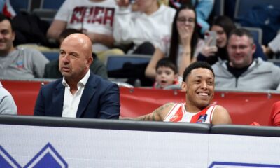 NEBOJSA ILIC, tim menadzer, i YAGO DOS SANTOS Jago Dos Santos, kosarkas Crvene zvezde, na utakmici ABA lige protiv Zadra, u Beogradskoj Stark areni. Beograd, 11.02.2024. foto: Nebojsa Parausic Kosarka, ABA League, Crvena zvezda, Zadar