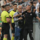 Trener Partizana Igor Duljaj u verbalnom duelu sa sudijom Milanom Ilićem na meču protiv Čukaričkog. Beograd 14.04.2024. godine Foto: Ivica Veselinov / MN PRESS FUDBAL, FOOTBALL, MOZZART SUPERLIGA, PRVENSTVO SRBIJE, NATIONAL CHAMPIONSHIP, FK CUKARICKI, FK PARTIZAN