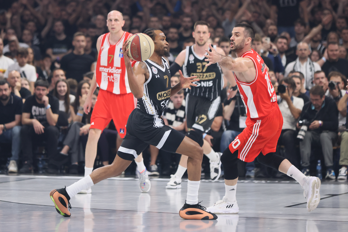 kosarkas Partizana na utakmici finala plej ofa ABA lige protiv Crvene zvezde u hali Beogradska arena, Beograd 19.05.2024. godine Foto: Marko Metlas Kosarka, Aba liga, Partizan, Crvena zvezda, Plej of