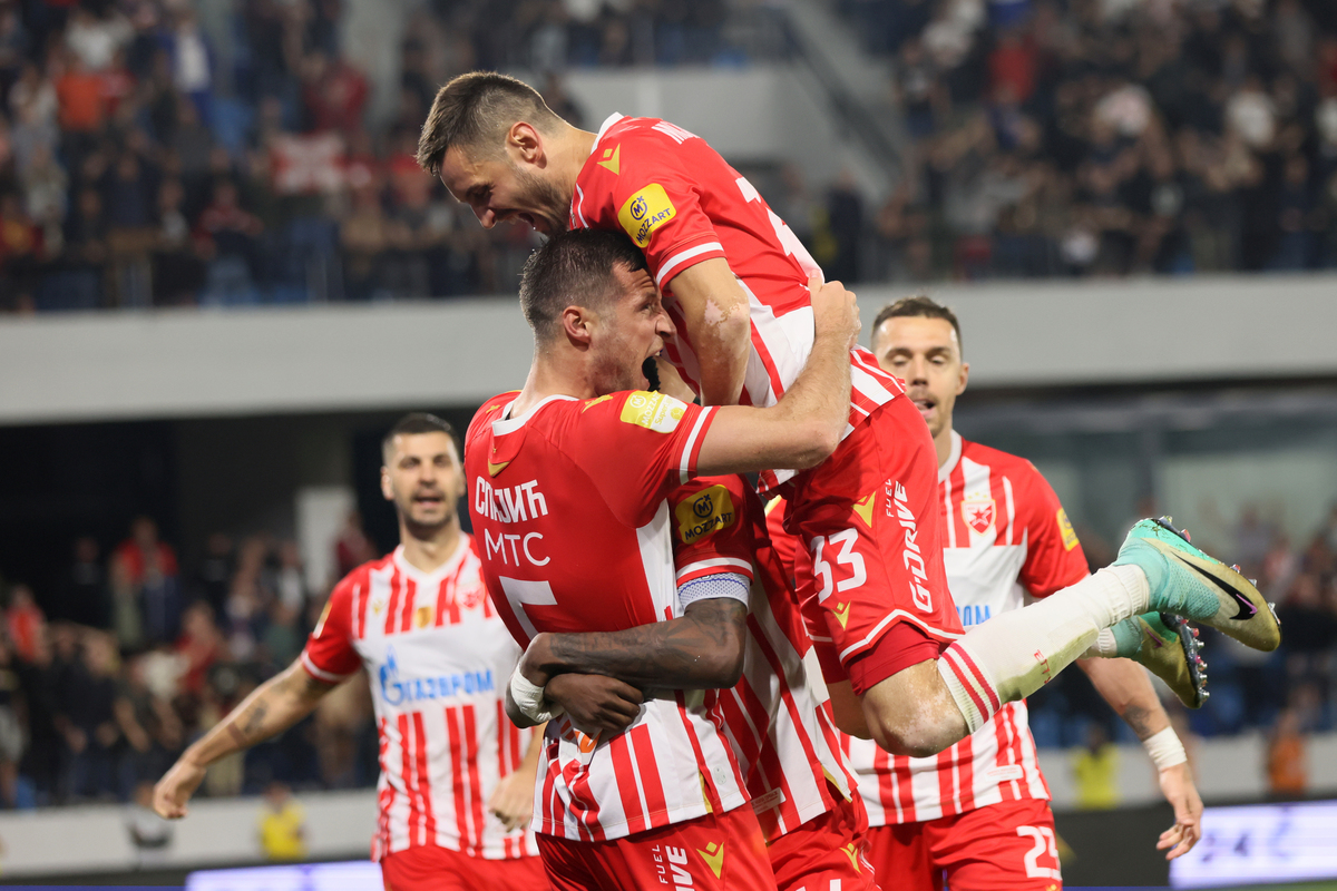 fudbaleri Crvene zvezde na utakmici finala Kupa Srbije protiv Vojvodine na stadionu Lagator Loznica 21.05.2024. godine Foto: Marko Metlas Fudbal, Crvena zvezda, Finale Kup Srbije, Vojvodina