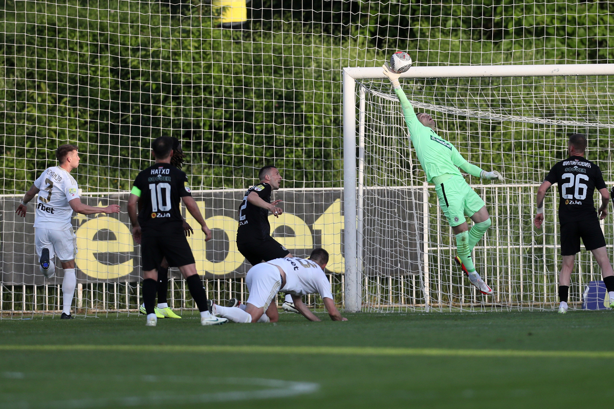 fudbaler Cukarickog na utakmici Mocart Superlige protiv Partizana na stadionu Cukarickog, Beograd 17.05.2024. godine Foto: Marko Metlas Fudbal, Prventstvo Srbije, Cukaricki, Partizan, Superliga Srbije