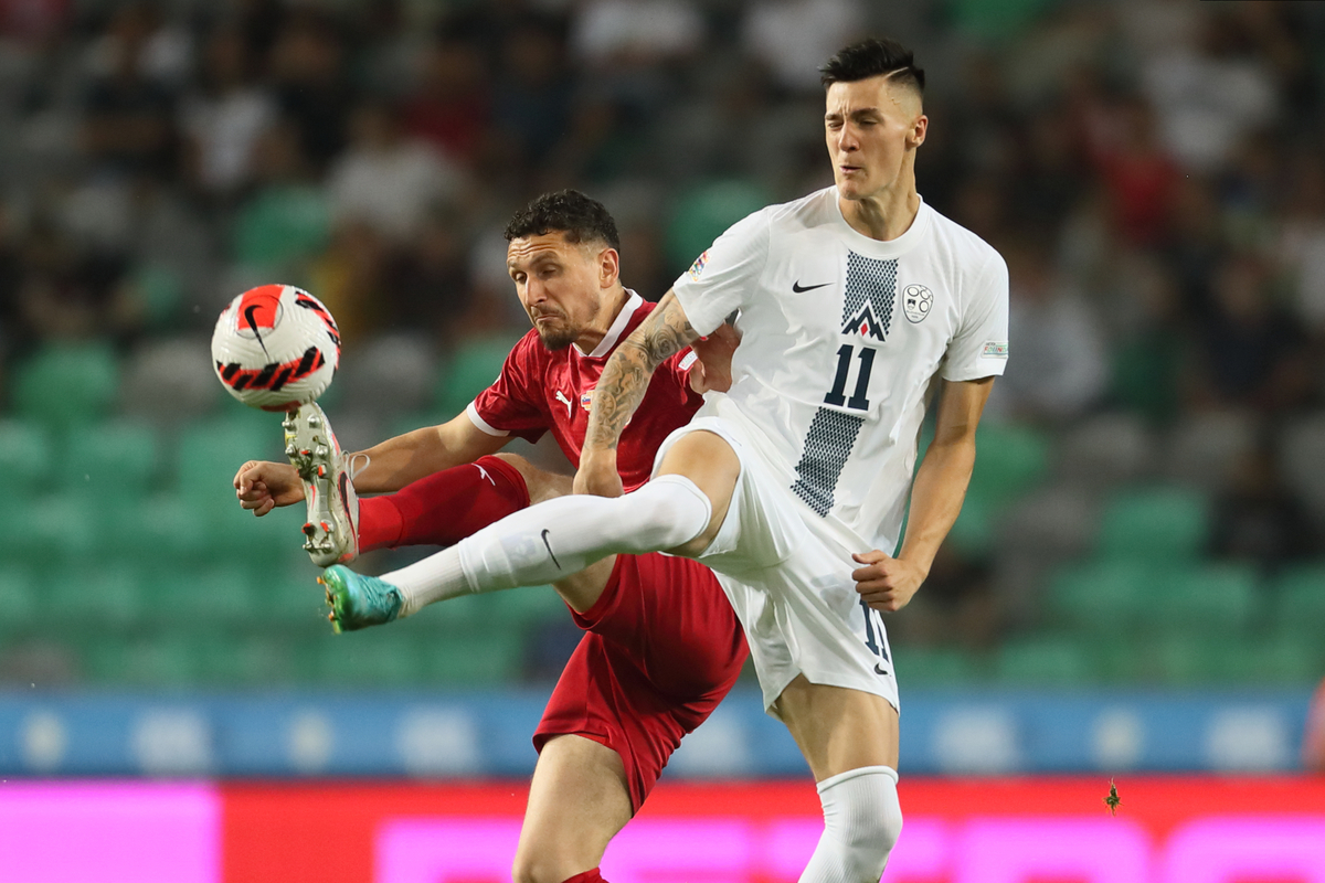 MILOS VELJKOVIC fudbaler reprezentacije Srbije na utakmici UEFA Lige nacija protiv BENJAMIN SESKO iz Slovenije na stadionu Stozice, Ljubljana 12.06.2022. godine Foto: Marko Metlas Fudbal, Srbija, Slovenija, UEFA Liga nacija