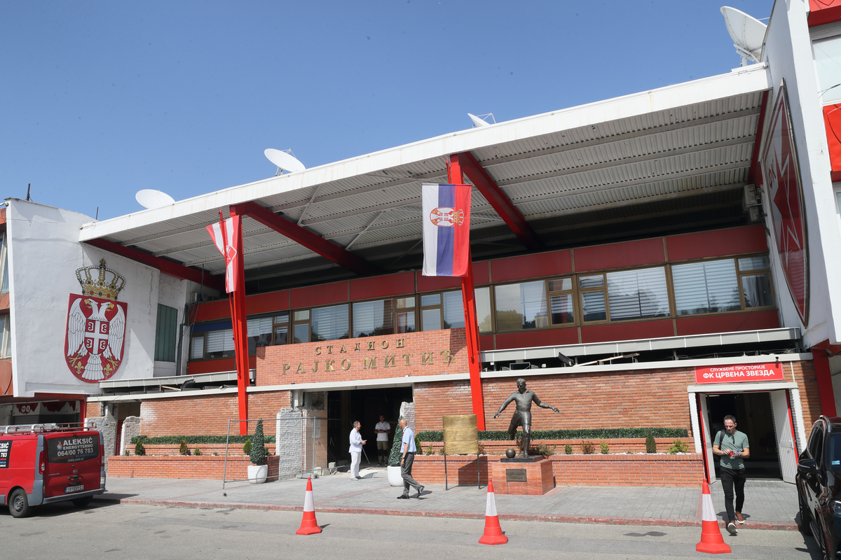 Upravna zgrada obilazak stadiona Rajko Mitic fudbalera Crvene zvezde, Beograd, 21.07.2023. godine Foto: Marko Metlas Fudbal, Crvena zvezda, Stadion, Obilazak