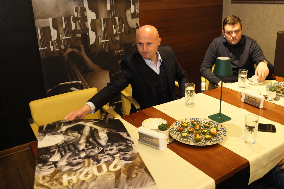 IGOR DULJAJ trener i MILOS VAZURA direktor fudbaleri Partizana novogodisnji koktel i predstavljanje kalendara u hotelu Cepter , Beograd 26.12.2023. godine Foto: Marko Metlas Fudbal, Partizan, Kalendar, Koktel