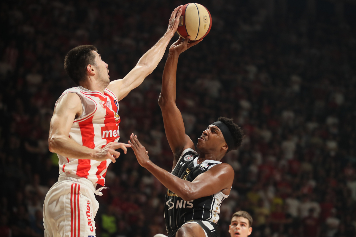kosarkas Partizana na utakmici finala plejofa ABA lige protiv Crvene zvezde u hali Aleksandar Nikolic, Beograd 13.05.2024. godine Foto: Ivica Veselinov / MN PRESS KOSARKA, BASKETBALL, ABA LIGA, ABA LEAGUE, CRVENA ZVEZDA, KK PARTIZAN