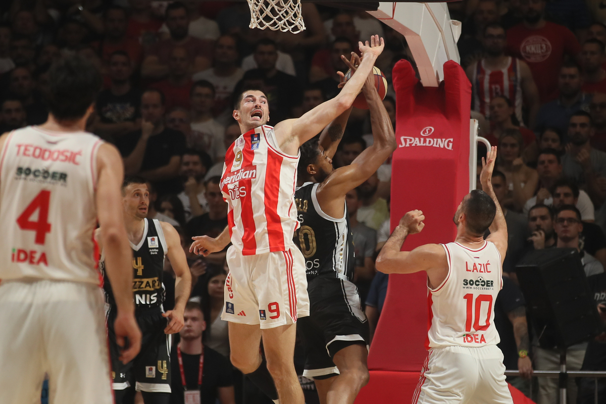 kosarkas Partizana na utakmici finala plejofa ABA lige protiv Crvene zvezde u hali Aleksandar Nikolic, Beograd 13.05.2024. godine Foto: Ivica Veselinov / MN PRESS KOSARKA, BASKETBALL, ABA LIGA, ABA LEAGUE, CRVENA ZVEZDA, KK PARTIZAN