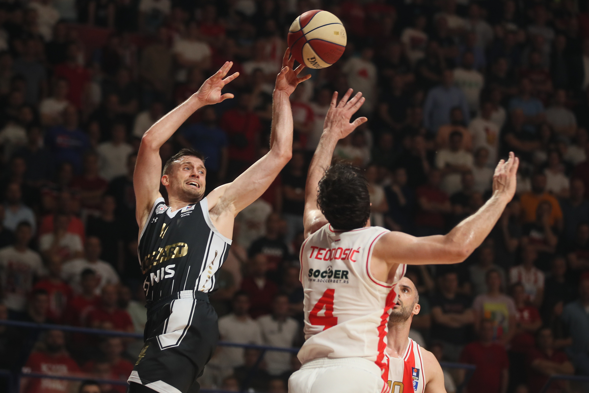 kosarkas Partizana na utakmici finala plejofa ABA lige protiv Crvene zvezde u hali Aleksandar Nikolic, Beograd 13.05.2024. godine Foto: Ivica Veselinov / MN PRESS KOSARKA, BASKETBALL, ABA LIGA, ABA LEAGUE, CRVENA ZVEZDA, KK PARTIZAN