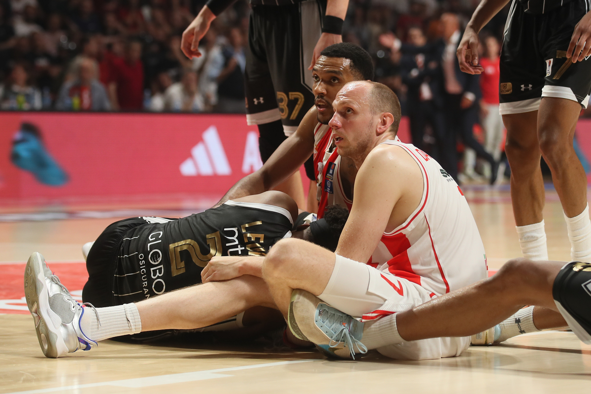 kosarkas Crvene Zvezde na utakmici finala plejofa ABA lige protiv Partizana hali Aleksandar Nikolic, Beograd 13.05.2024. godine Foto: Ivica Veselinov / MN PRESS KOSARKA, BASKETBALL, ABA LIGA, ABA LEAGUE, CRVENA ZVEZDA, KK PARTIZAN