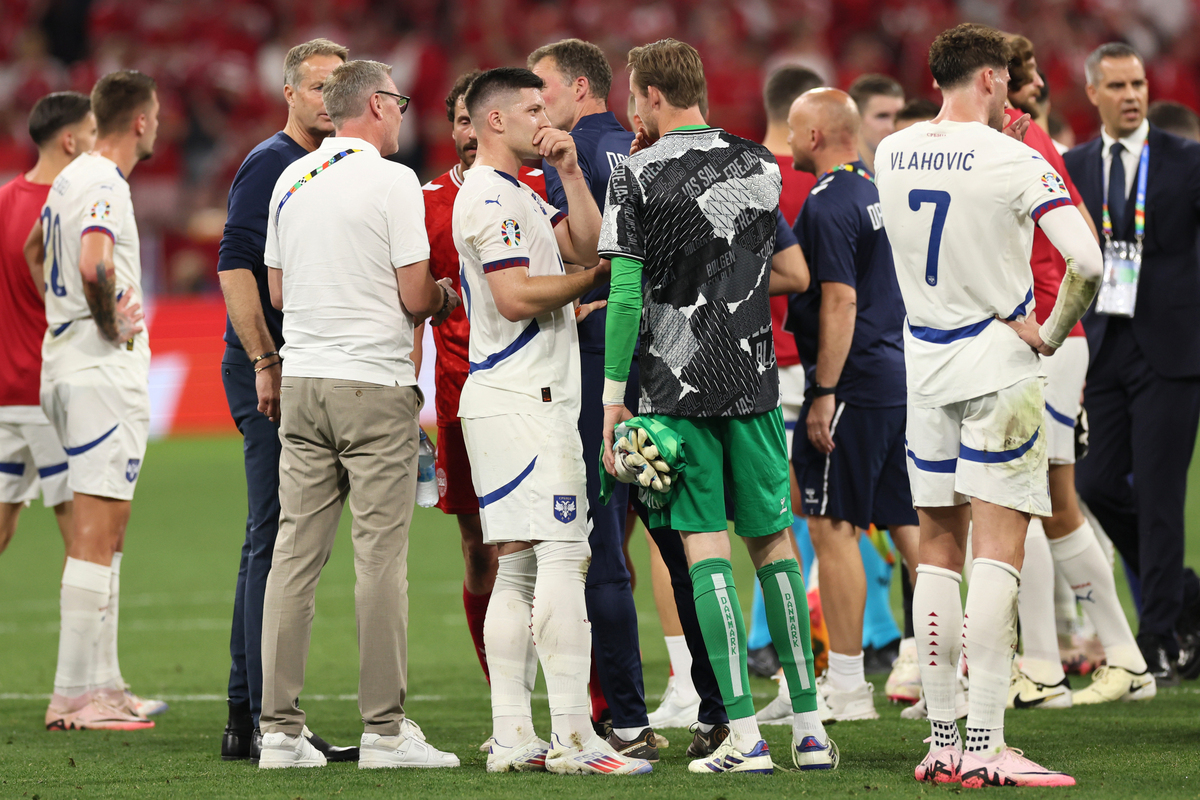 fudbaler reprezentacije Srbije na utakmici UEFA Evropskog prvenstva 2024 godine protiv Danske na stadionu Minhen fudbal arena, Minhen, 25.06.2024. godine Foto: Marko Metlas Fudbal, Reprezentacija, Srbija, UEFA Evropsko prvenstvo, EURO 2024, Danska