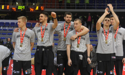 OGNJEN JARAMAZ, RADE ZAGORAC, DJORDJE GAGIC, ALEKSANDAR ARANITOVIC, VANJA MARINKOVIC, LAZAR STEFANOVIC, kosarkasi Partizana proslavljaju pobedu na utakmici finala kupa Radivoja Koraca protiv Crvene zvezde, u hali Cair. Nis, 17.02.2019. foto: Nebojsa Parausic Kosarka, Finale kupa Srbije, Crvena zvezda, Partizan, Radost