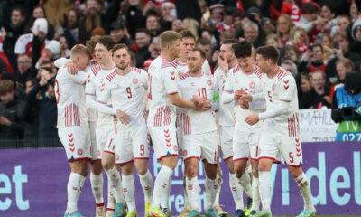 JACOB BRUUN LARSEN Jakob Brun Larsen, ANDREAS EVALD CORNELIUS Andreas Evald Kornelijus, CHRISTIAN ERIKSEN Kristijan Eriksen, CHRISTIAN NORGAARD Kristijan Norgard , JOAKIM MAEHLE Joakim Mele radost fudbalera reprezentacije Danske na prijateljskoj utakmici protiv Srbije na stadionu Parken, Kopenhagen 29.03.2022. godine Foto: Marko Metlas Fudbal, Reprezentacija, Srbija, Danska, Prijateljska utakmica