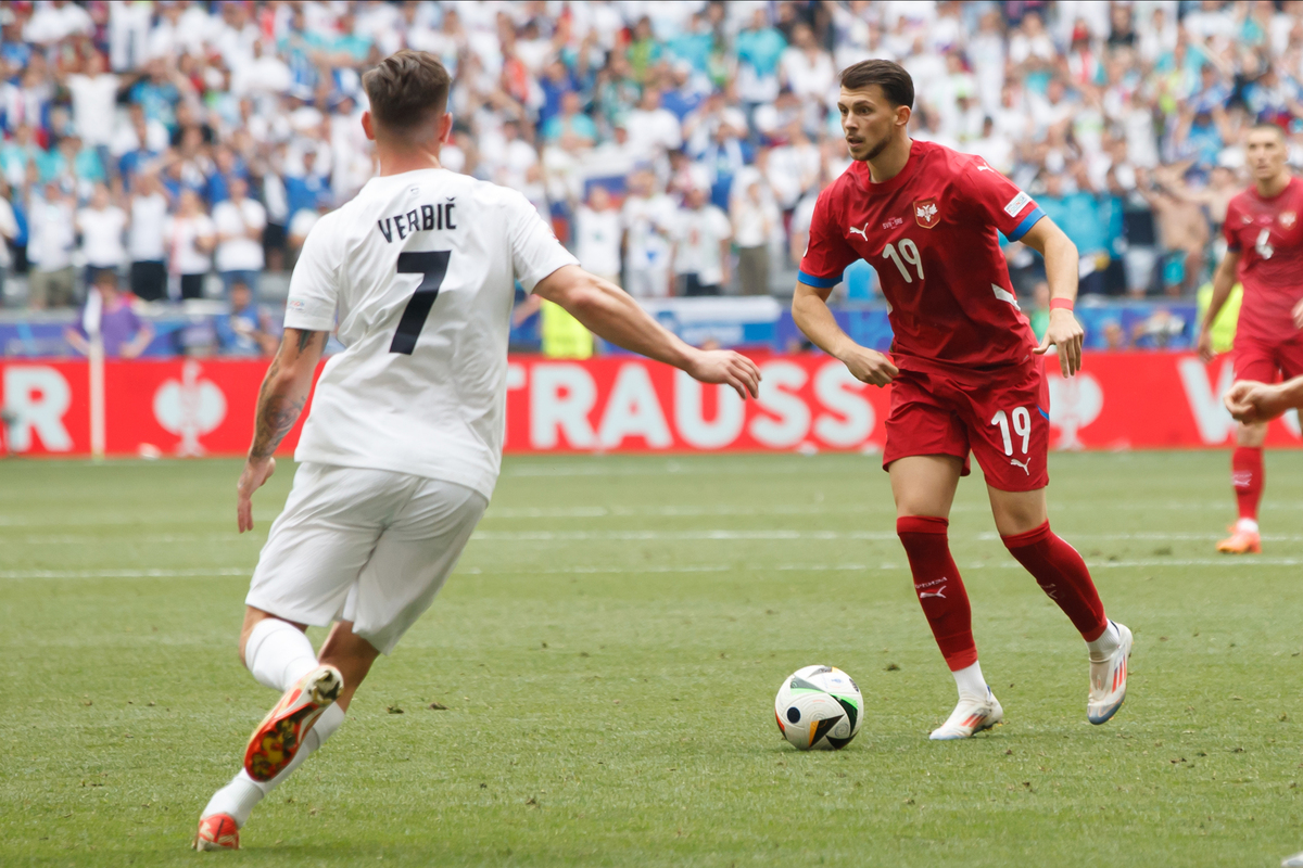 LAZAR SAMARDZIC fudbaler reprezentacije Srbije na utakmici UEFA Evropskog prvenstva 2024 godine protiv Slovenije na stadionu Minhen fudbal arena, Minhen, 20.06.2024. godine Foto: Marko Metlas Fudbal, Reprezentacija, Srbija, UEFA Evropsko prvenstvo, EURO 2024, Slovenija