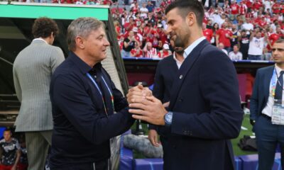 VELJKO BIRMANCEVIC i NOVAK DJOKOVIC teniser fudbaler reprezentacije Srbije na utakmici UEFA Evropskog prvenstva 2024 godine protiv Danske na stadionu Minhen fudbal arena, Minhen, 25.06.2024. godine Foto: Marko Metlas Fudbal, Reprezentacija, Srbija, UEFA Evropsko prvenstvo, EURO 2024, Danska