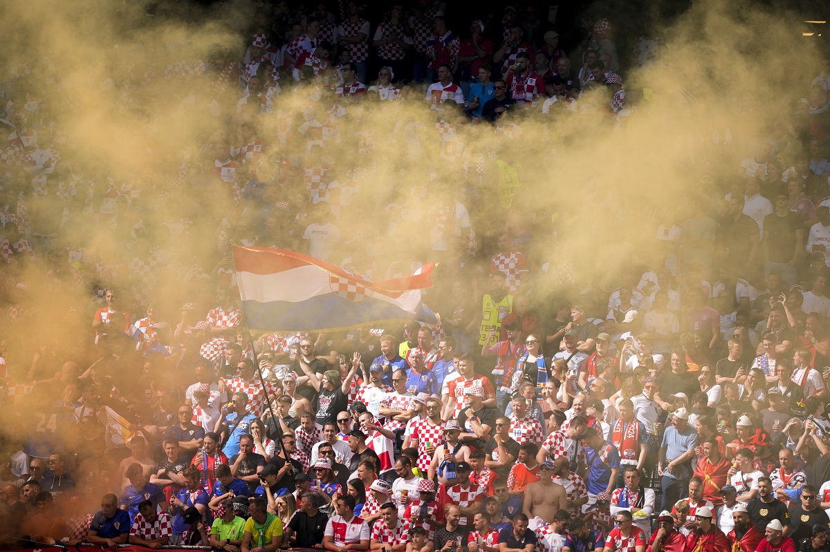 Navijači Albanije i Hrvatske, UEFA ih kažnjava