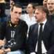 ALEKSEJ POKUSEVSKI NBA kosarkas i OSTOJA MIJAILOVIC, predsednik kosarkasa Partizana, na utakmici Evrokupa protiv Burse, u Beogradskoj Stark areni. Beograd, 20.04.2022. foto: Nebojsa Parausic Kosarka, Eurocup, Partizan, Bursa