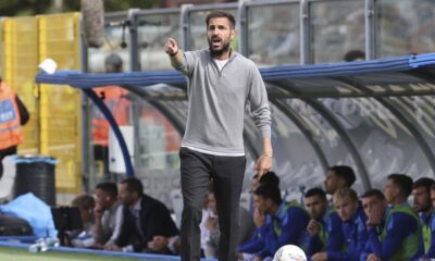 Como's head coach Cesc Fabregas gives instructions during the Italian Serie A soccer match between Como and Bologna at the Giuseppe Sinigaglia stadium in Como, Italy, Saturday, Sept. 14, 2024. (Antonio Saia/LaPresse via AP)