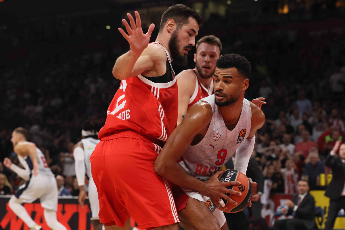 kosarkas Crvene zvezde na utakmici Evrolige protiv Baskonije u hali Stark Beogradska arena, Beograd 09.10.2024. godine Foto: Marko Metlas Kosarka, Crvena zvezda, Evroliga, Baskonija