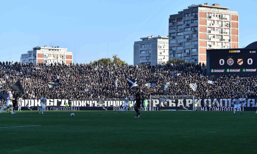 Navijači Partizana na utakmici Superlige prvenstva Srbije protiv Cukarickog na stadionu Partizana, Beograd 26.10.2024. godine Foto: Marko Metlas Fudbal, Partizan, Superliga Prvenstvo Srbije, Cukaricki