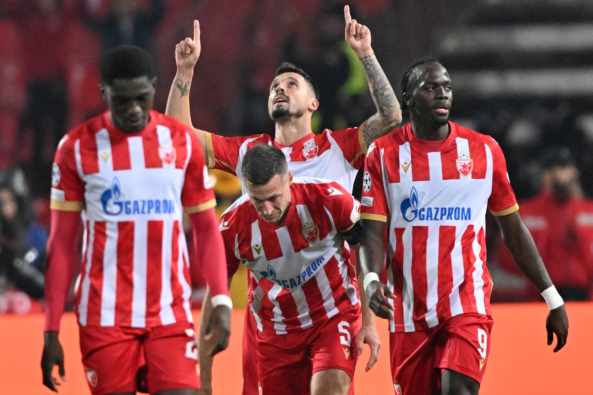 fudbaler Crvene zvezde na utakmici UEFA Lige sampiona protiv Stutgarta na stadionu Rajko Mitic, Beograd 27.11.2024. godine Foto: Marko Metlas Fudbal, Liga sampiona, Crvena zvezda, Stutgart