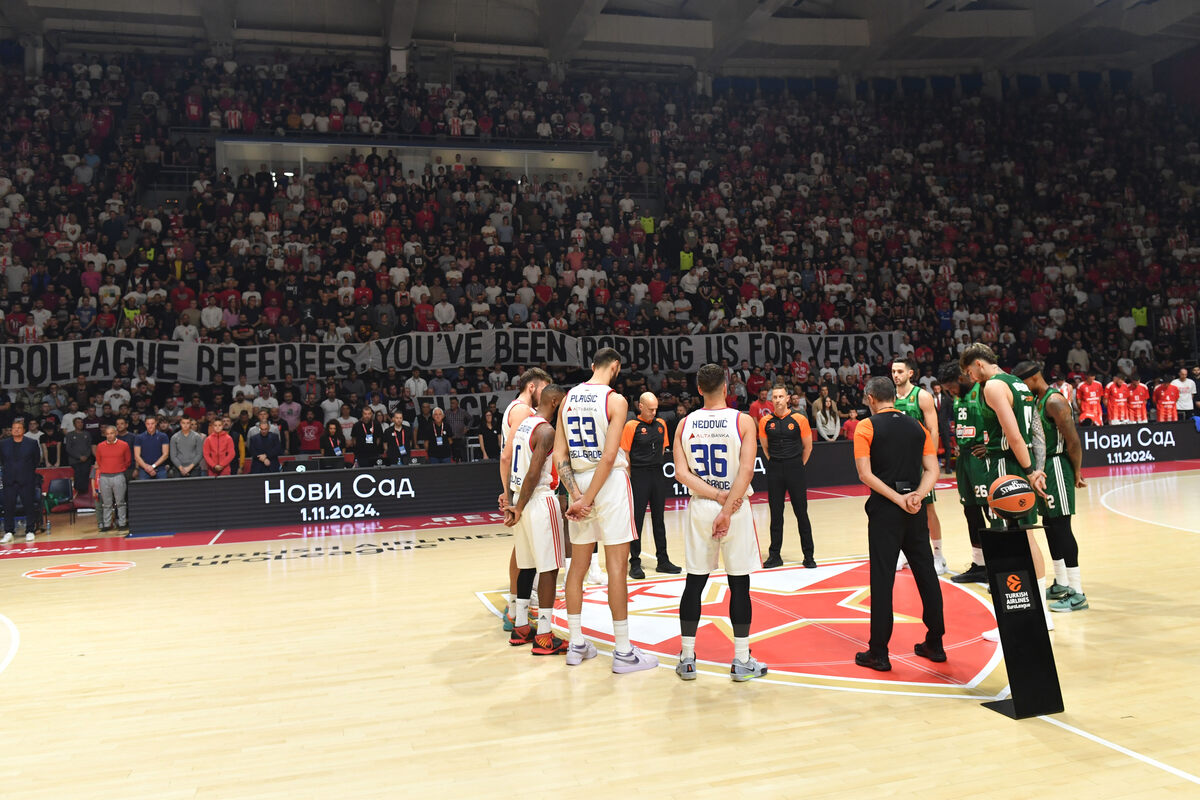 Navijači Crvene zvezde na utakmici Evrolige protiv Panatinaikosa u hali Aleksandar Nikolic Pionir, Beograd 01.11.2024. godine Foto: Marko Metlas Kosarka, Crvena zvezda, Evroliga, Panatinaikos