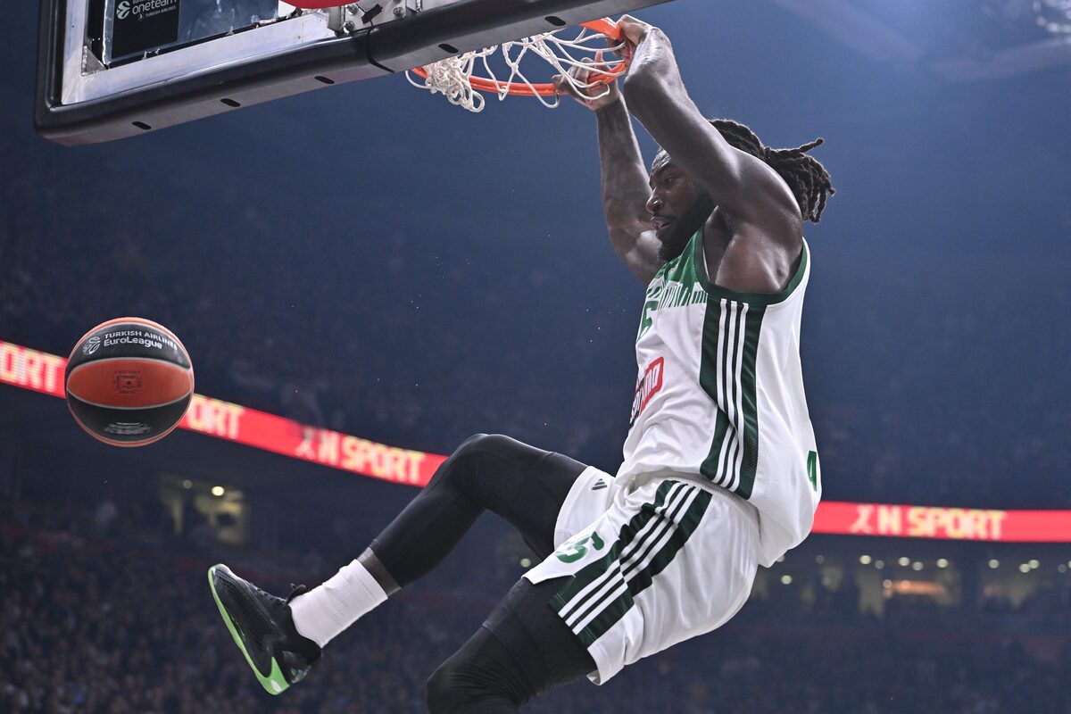 kosarkas i trener Panatinaikosa na utakmici Evrolige protiv Partizana u hali Stark Beogradska arena, Beograd 05.12.2024. godine Foto: Marko Metlas Kosarka, Partizan, Evroliga, Panatinaikos Atina