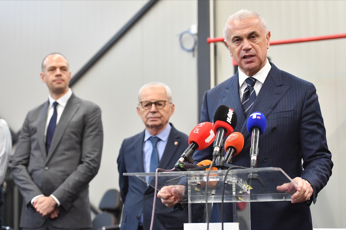 Generalni direktor Crvene zvezde Omladinska skola na stadionu Rajka Mitica, Beograd, 20.12.2024. godine Foto: Marko Metlas Fudbal, Crvena zvezda