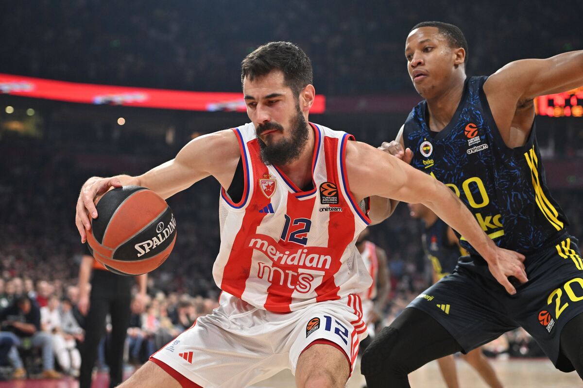 kosarkas Crvene zvezde na utakmici Evrolige protiv Fenerbahcea Istanbul u hali Beogradska arena, Beograd 15.01.2025. godine Foto: Marko Metlas Kosarka, Crvena zvezda, Evroliga, Fenerbahce Istanbul
