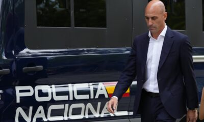 FILE - The former president of Spain's soccer federation Luis Rubiales passes a police van as he leaves after testifying at the National Court in Madrid, Spain, Friday, Sept. 15, 2023. (AP Photo/Manu Fernandez, File)
