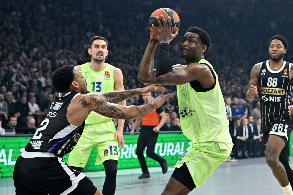 CHIMEZIE METU Cimizi Metu kosarkas Barselone na utakmici Evrolige protiv Partizana u hali Beogradska arena, Beograd 13.11.2024. godine Foto: Marko Metlas Kosarka, Partizan, Evroliga, Barselona