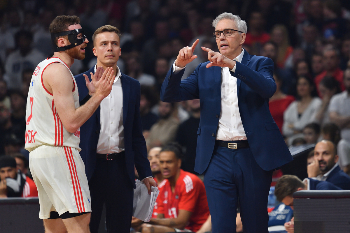 GORDON HERBERT trener kosarkasa Bajerna Minhen na utakmici Evrolige protiv Crvene zvezde u hali Beogradska arena, Beograd 29.11.2024. godine Foto: Marko Metlas Kosarka, Crvena zvezda, Evroliga, Bajern Minhen