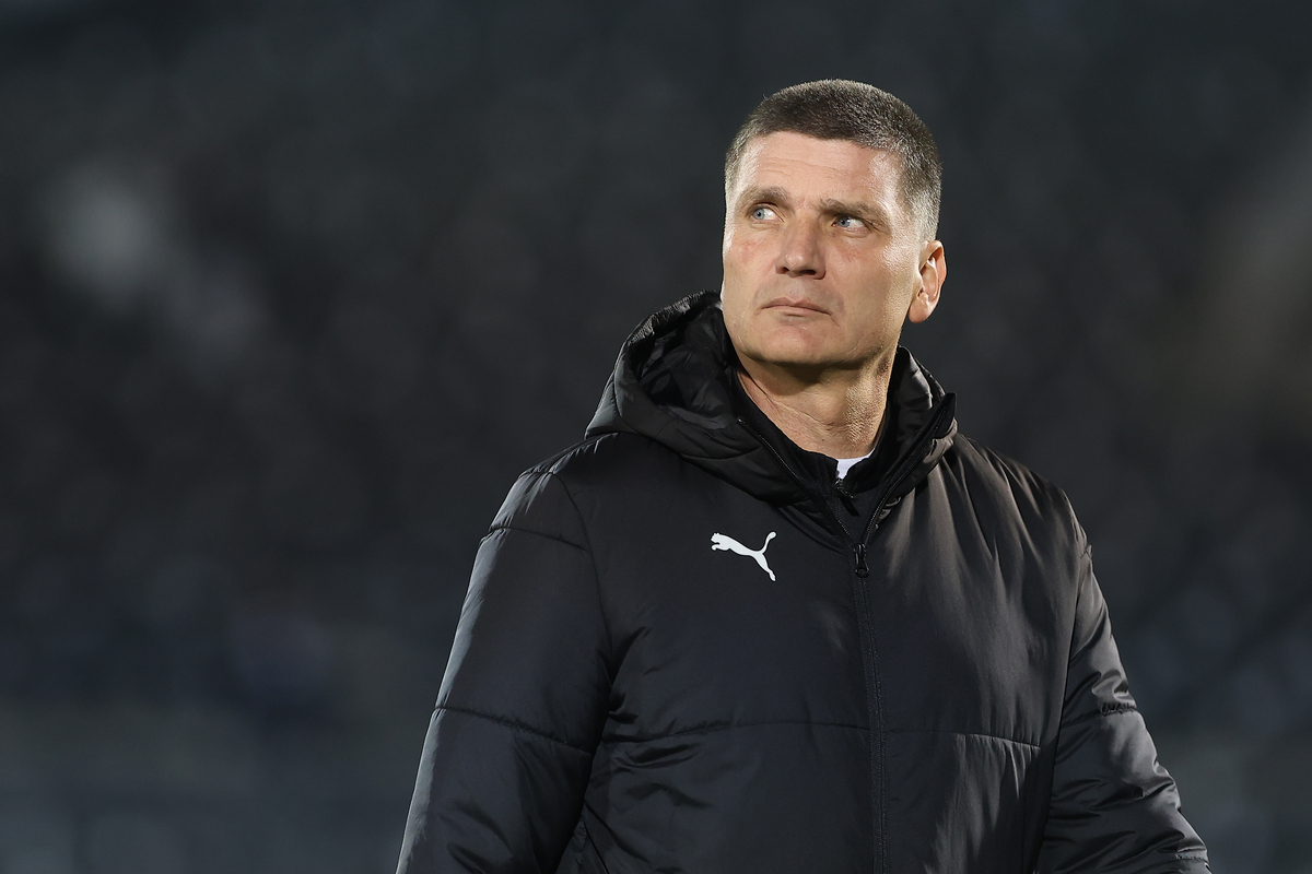 SRDJAN BLAGOJEVIC trener fudbalera Partizana na utakmici Mocart Superlige Srbije protiv Mladosti na stadionu Partizana, Beograd 26.02.2025. godine Foto: Ivica Veselinov / MN PRESS FUDBAL, FOOTBALL, MOZZART SUPERLIGA, PRVENSTVO SRBIJE, NATIONAL CHAMPIONSHIP, PARTIZAN, FK MLADOST LUCANI