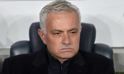 Fenerbahce's head coach Jose Mourinho gestures prior to the Europa League round of 16 first leg soccer match between Fenerbahce and Rangers at Sukru Saracoglu stadium in Istanbul, Turkey, Thursday, March 6, 2025. (AP Photo/Khalil Hamra)