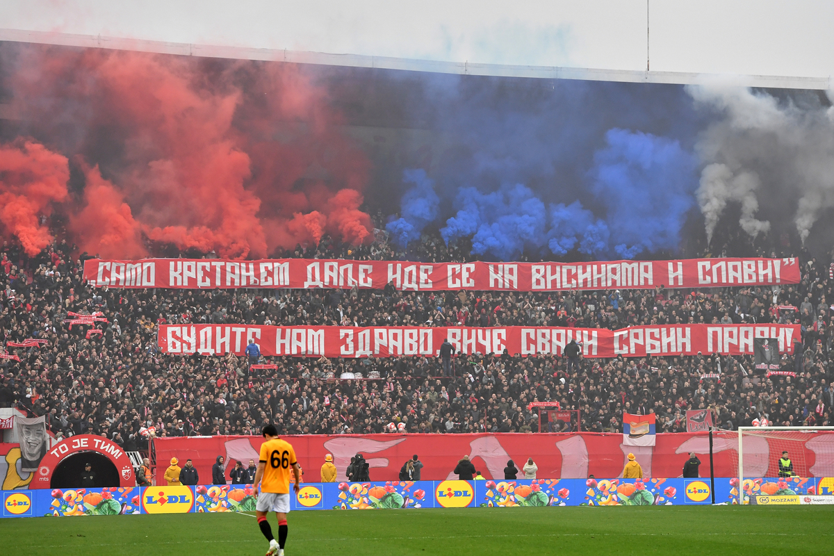 DELIJE navijaci fudbalera Crvene zvezde na utakmici Superlige Prvenstva Srbije protiv Spartaka Subotica na stadionu Rajka Mitica, Beograd, 16.03.2025. godine Foto: Marko Metlas Fudbal, Crvena zvezda, Superliga Prvenstvo Srbije, Spartak Subotica
