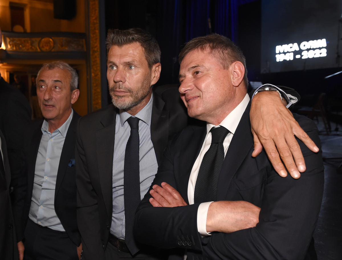 IVICA OSIM, komemoracija u Narodnom Pozoristu. MEHMED BAZDAREVIC, ZVONIMIR BOBAN, DRAGAN STOJKOVIC PIKSI. Sarajevo, 14.05.2022. foto: Nebojsa Parausic Fudbal