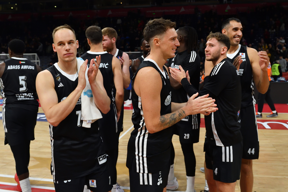 KLEMEN PREPELIC, DANILO ANDJUSIC, ALEKSA USKOKOVIC RADOSTkosarkasa Dubaija na utakmici Jadranske ABA lige protiv Crvene zvezde u hali Beogradska arena, Beograd 12.01.2025. godine Foto: Marko Metlas Kosarka, Crvena zvezda, Jadranska ABA liga, Dubai